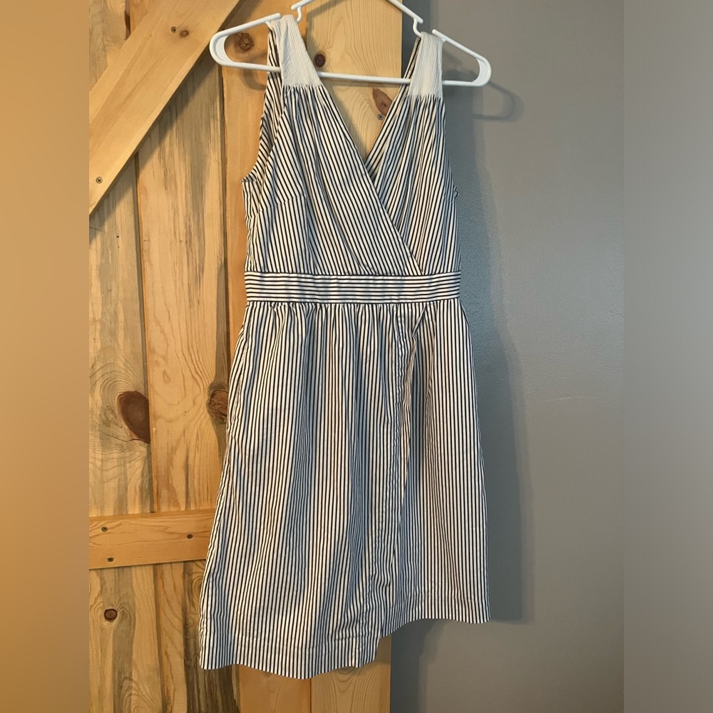 Banana Republic pinstripe boat or picnic dress, size 8, black and white.